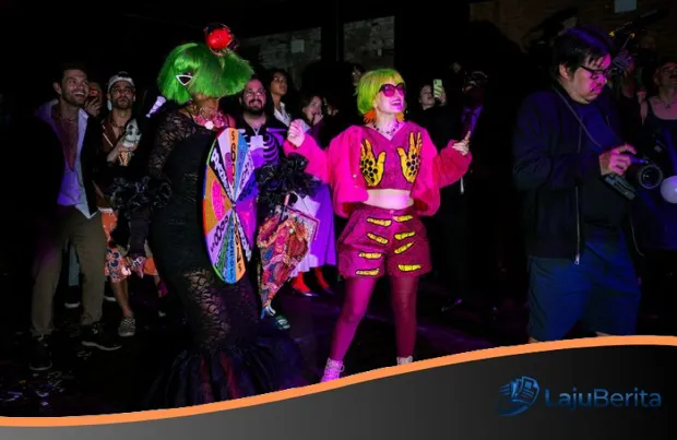Mengenal Debt Gala: ‘Pesta Rakyat’ New York yang Berjuang Membebaskan Ribuan Orang dari Jeratan Utang Medis