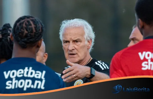Guncangan di Kursi Kepelatihan Curacao: Fred Rutten Mengundurkan Diri, Dick Advocaat Siap Kembali Ukir Sejarah di Piala Dunia 2026