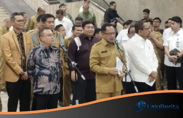 Geliat Kebangkitan Sumatera: Mendagri Pastikan Roda Pemerintahan Desa Kembali Berputar Pasca Bencana