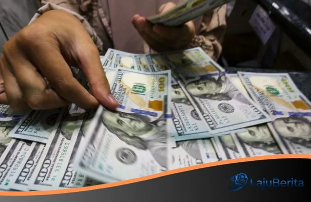 Rupiah Terhimpit! Dolar AS Nyaris Tembus Rp 18.000: Mengurai Badai Sentimen Global dan Domestik