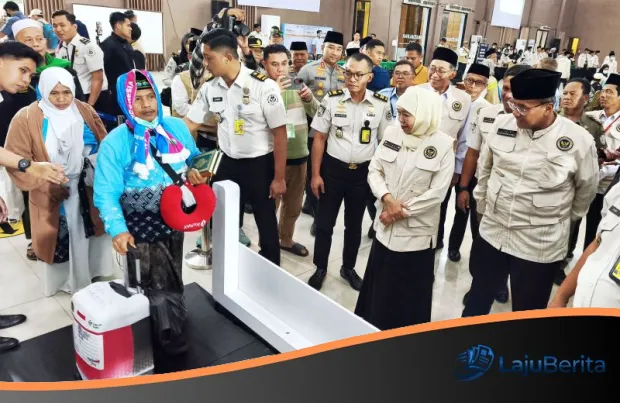 Revolusi Digital Debarkasi Surabaya: Khofifah Puji Kecepatan Seamless Corridor Imigrasi untuk Jamaah Haji