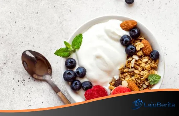 3 Pilihan Topping Greek Yogurt Terbaik untuk Maksimalkan Nutrisi dan Kesehatan Tubuh