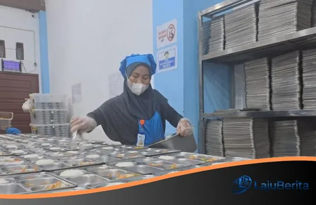 Buntut Pelanggaran Standar Keamanan Pangan, BGN Resmi Suspend Operasional Ratusan Dapur Program MBG