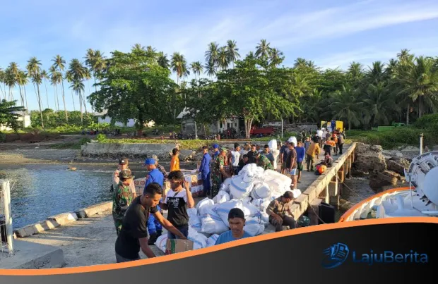 Misi Kemanusiaan di Batang Dua: Sinergi Wapres Gibran dan Pemprov Malut Salurkan 9 Ton Bantuan Logistik