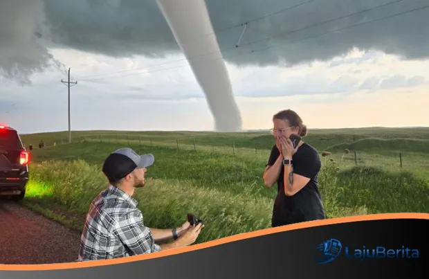 Romansa di Tengah Amukan Alam: Kisah Sepasang Pemburu Badai yang Bertunangan di Depan Tornado
